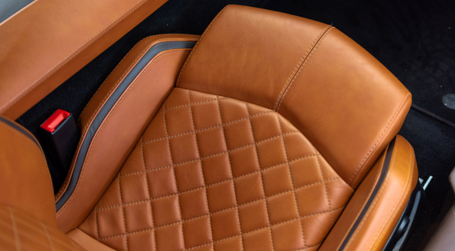 <img src="pubdb/bilder/object/1025/10/660Aventador-045.jpg"/>