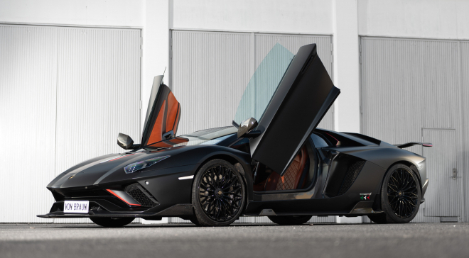 <img src="pubdb/bilder/object/1025/31/660Aventador-012.jpg"/>