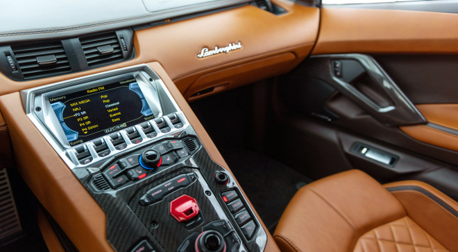 <img src="pubdb/bilder/object/1025/36/660Aventador-042.jpg"/>