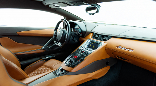 <img src="pubdb/bilder/object/1025/6/660Aventador-032.jpg"/>