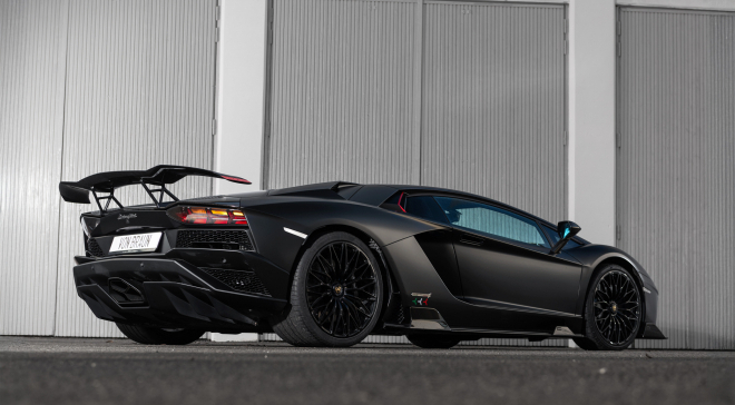 <img src="pubdb/bilder/object/1025/9/660Aventador-011.jpg"/>