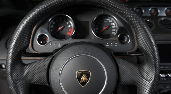 <img src="pubdb/bilder/object/372/19/6602016-08-31_Lamborghini_Gallardo_Spyder_Orange_2500_12.jpg"/>