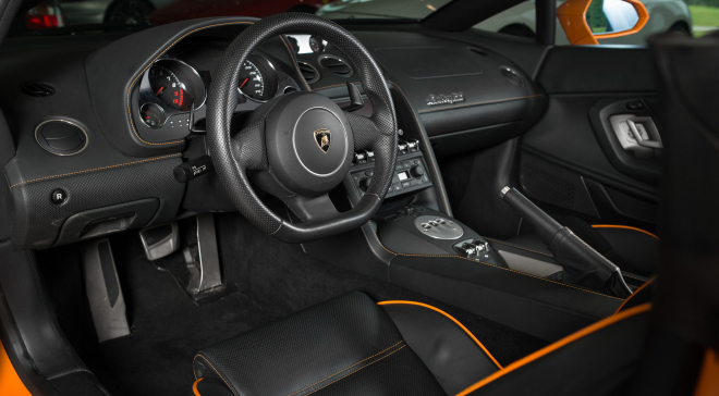 <img src="pubdb/bilder/object/372/2/6602016-08-31_Lamborghini_Gallardo_Spyder_Orange_2500_9.jpg"/>