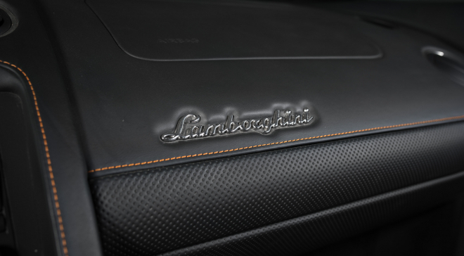 <img src="pubdb/bilder/object/372/21/6602016-08-31_Lamborghini_Gallardo_Spyder_Orange_2500_21.jpg"/>