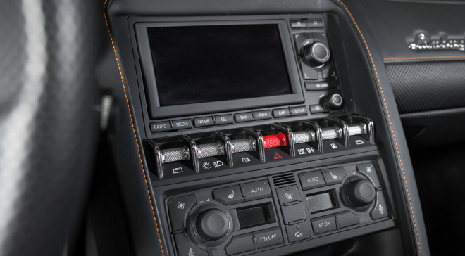 <img src="pubdb/bilder/object/372/23/6602016-08-31_Lamborghini_Gallardo_Spyder_Orange_2500_22.jpg"/>