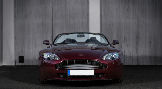 <img src="pubdb/bilder/object/511/20/660Aston_Martin-103.jpg"/>