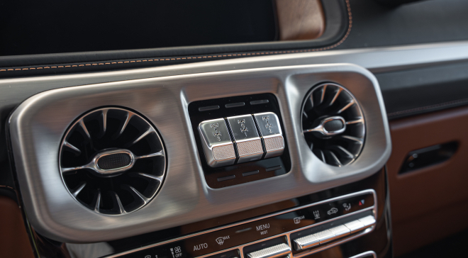 <img src="pubdb/bilder/object/1031/10/660von-braun-amg-g63-18.jpg"/>