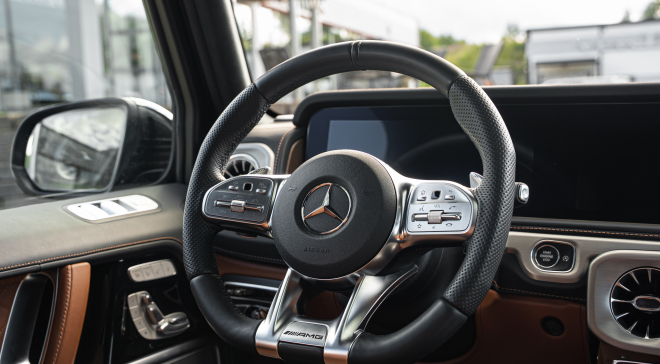 <img src="pubdb/bilder/object/1031/22/660von-braun-amg-g63-16.jpg"/>