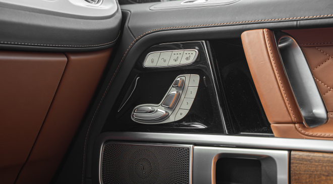 <img src="pubdb/bilder/object/1031/23/660von-braun-amg-g63-20.jpg"/>