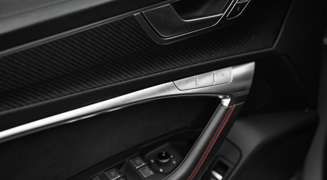 <img src="pubdb/bilder/object/1045/17/660Nardo-Gray-Audi-RS6-24.jpg"/>