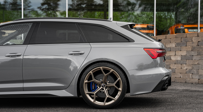 <img src="pubdb/bilder/object/1045/23/660Nardo-Gray-Audi-RS6-8.jpg"/>