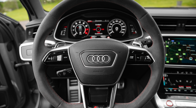 <img src="pubdb/bilder/object/1045/3/660Nardo-Gray-Audi-RS6-14.jpg"/>