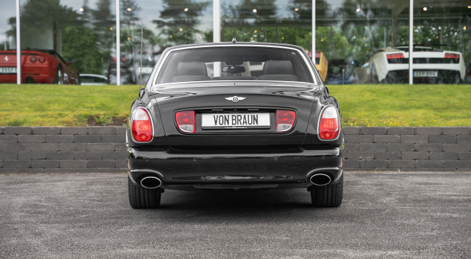 <img src="pubdb/bilder/object/1049/10/660VonBraun-bentley-arnage-7.jpg"/>