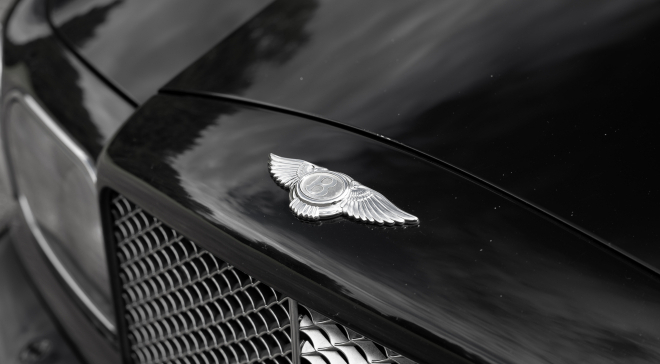 <img src="pubdb/bilder/object/1049/17/660VonBraun-bentley-arnage-17.jpg"/>