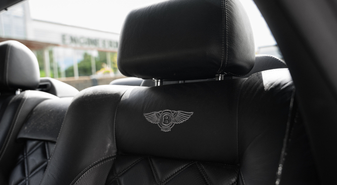 <img src="pubdb/bilder/object/1049/22/660VonBraun-bentley-arnage-24.jpg"/>
