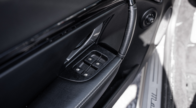 <img src="pubdb/bilder/object/956/4/660Von-braun-maserati-gran-turismo-18.jpg"/>